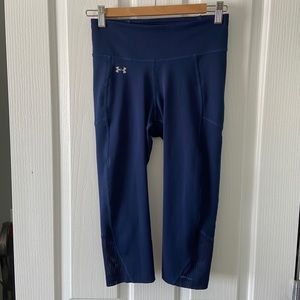 Under Armour cropped workout leggings - Size S